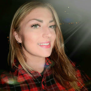 Meet your Posher, Alexandrea